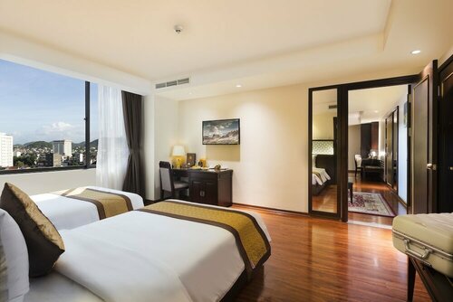 Внешний вид отеля Thanh Lich Royal Boutique Hotel в Фуонге Тхуане Хое, фото 4