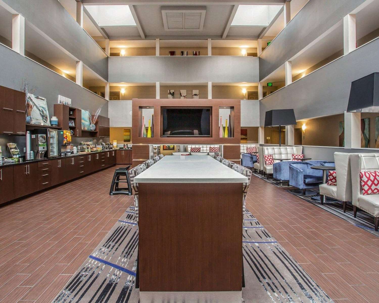 Фото Quality Suites Nashville Airport