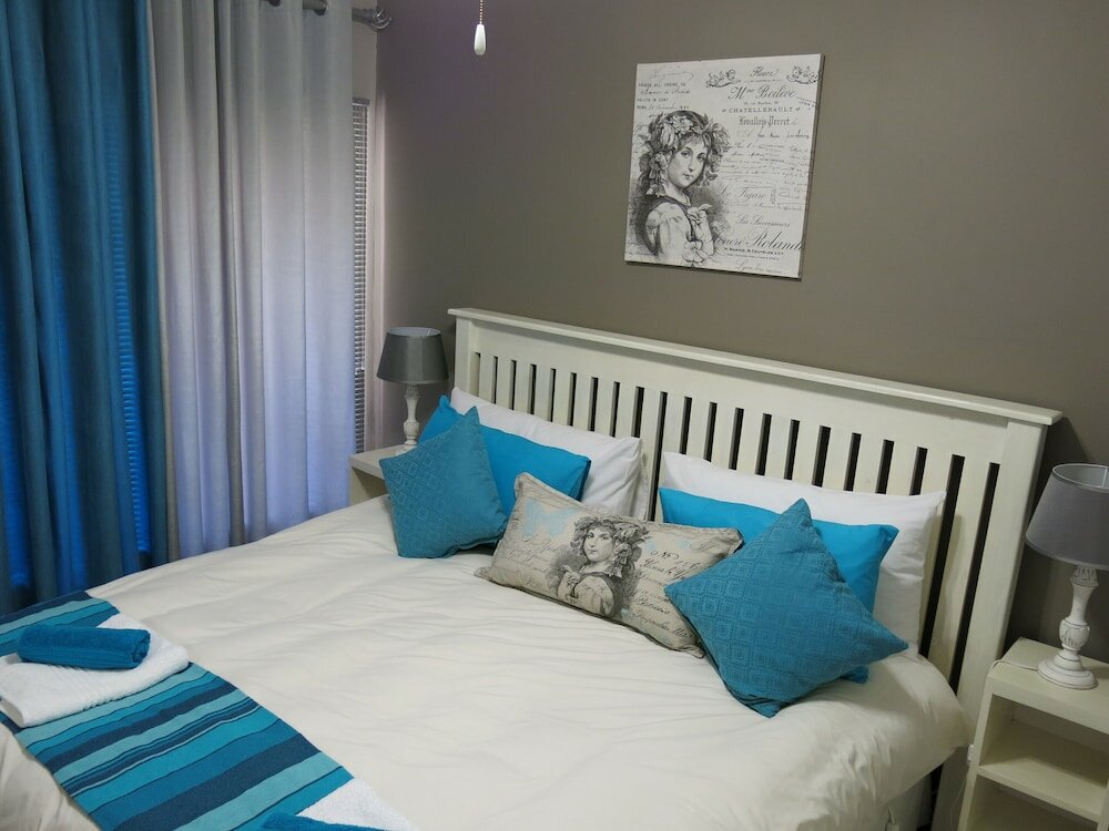 Фото A Cherry Lane Self Catering and B&b