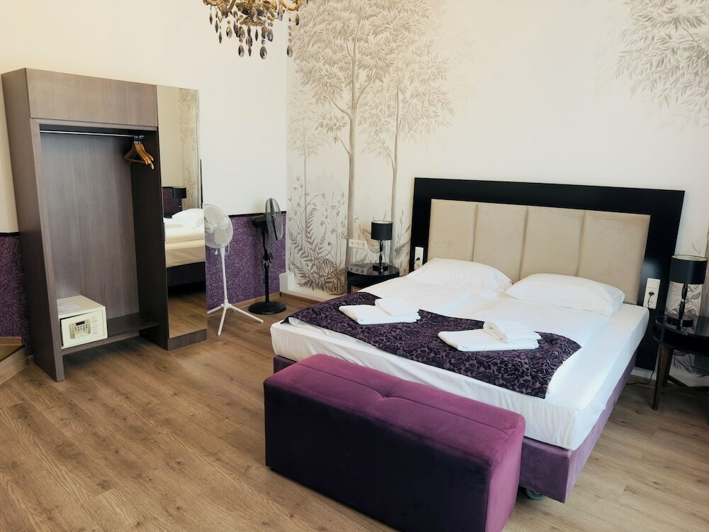 Фото Hotel Pension Baron am Schottentor