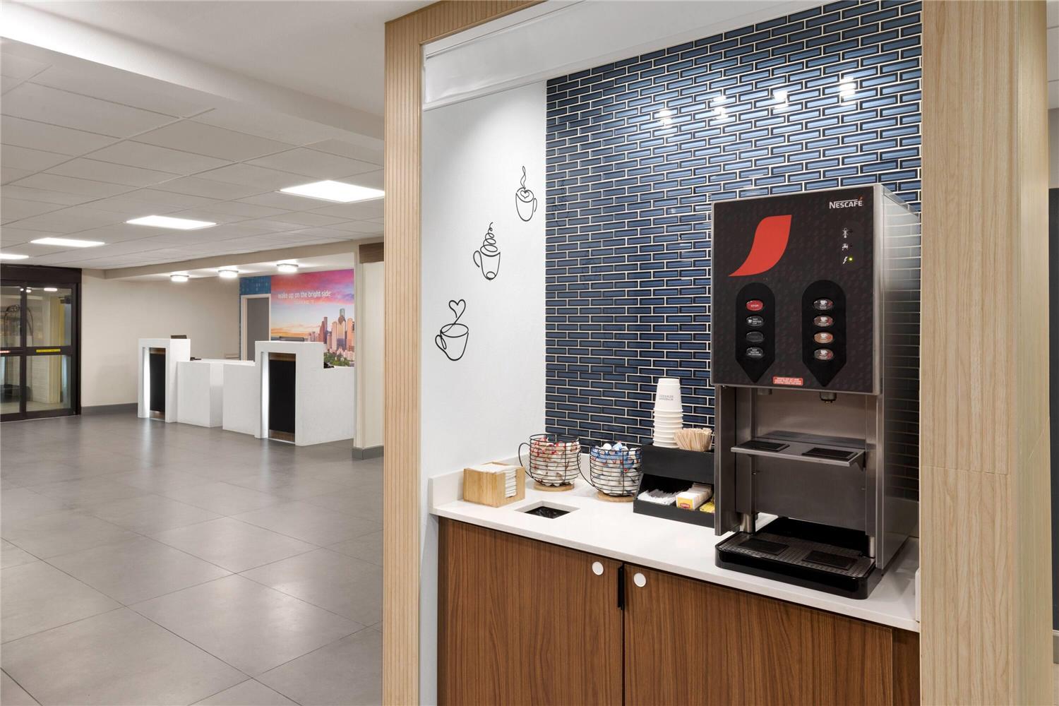 Фото La Quinta Inn & Suites by Wyndham Houston Stafford Sugarland