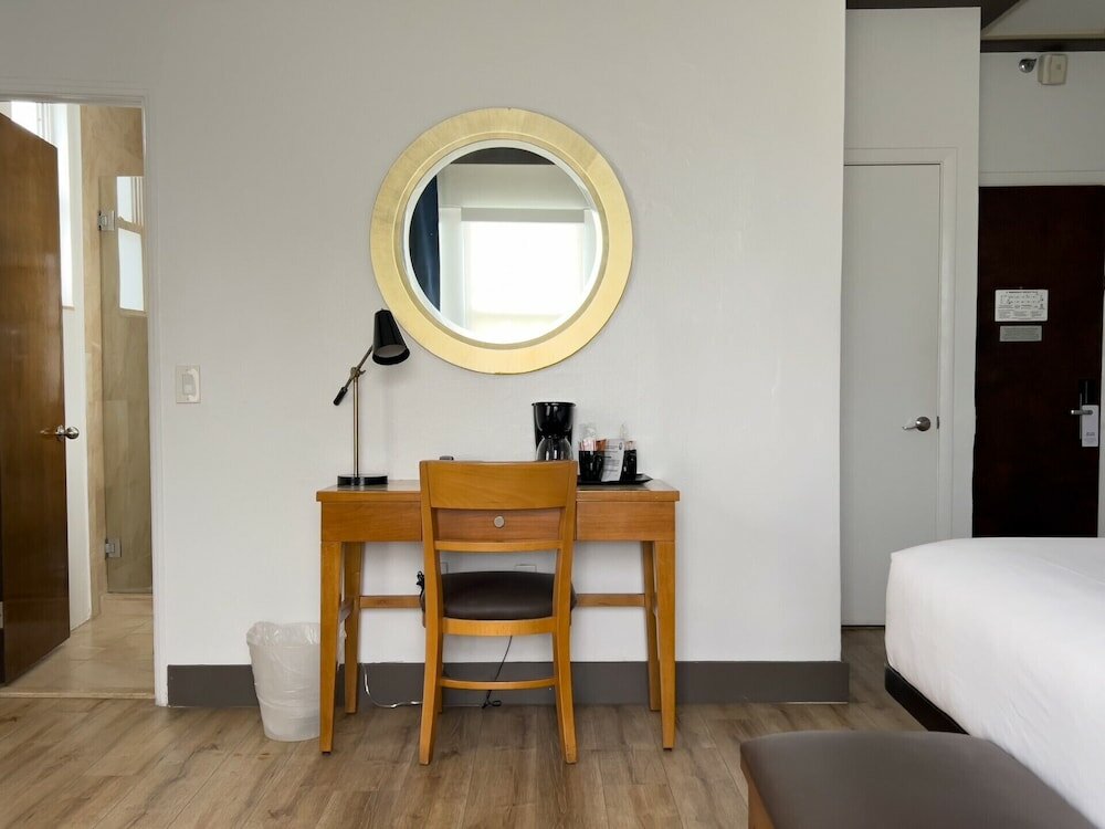 Фото Majestic South Beach Hotel