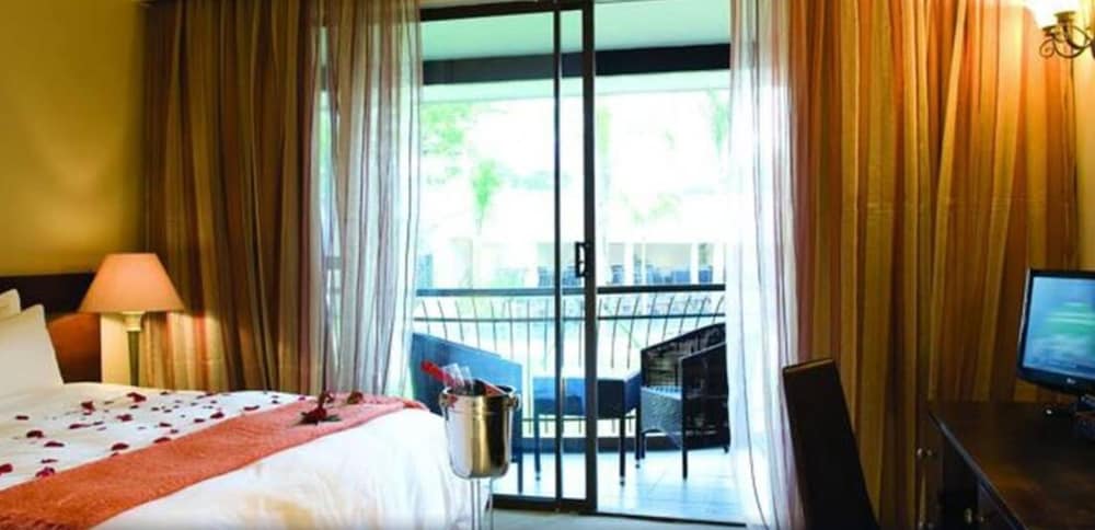 Фото Happy Valley Hotel Ezulwini