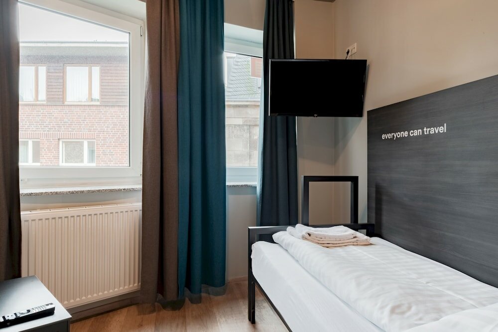 Фото a&o Köln Dom