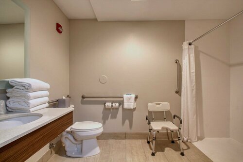 Гостиница Holiday Inn Express & Suites Oshkosh-Sr 41 в Ошкоше