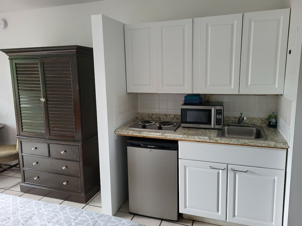 Фото Green Island Inn