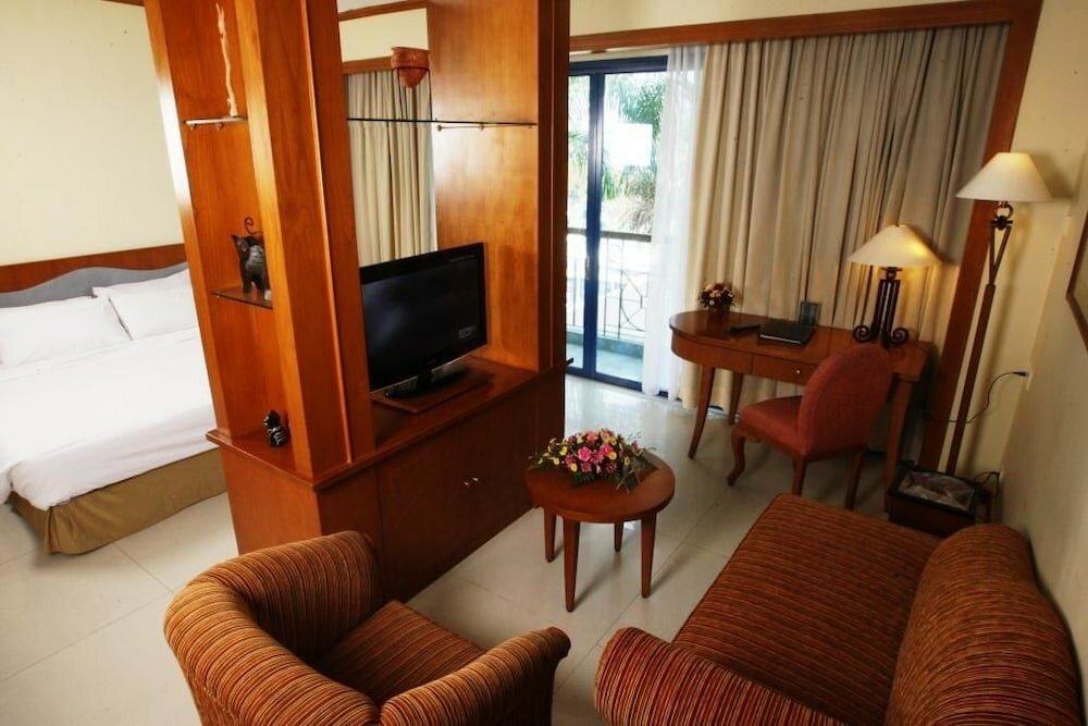 Фото Makassar Golden Hotel