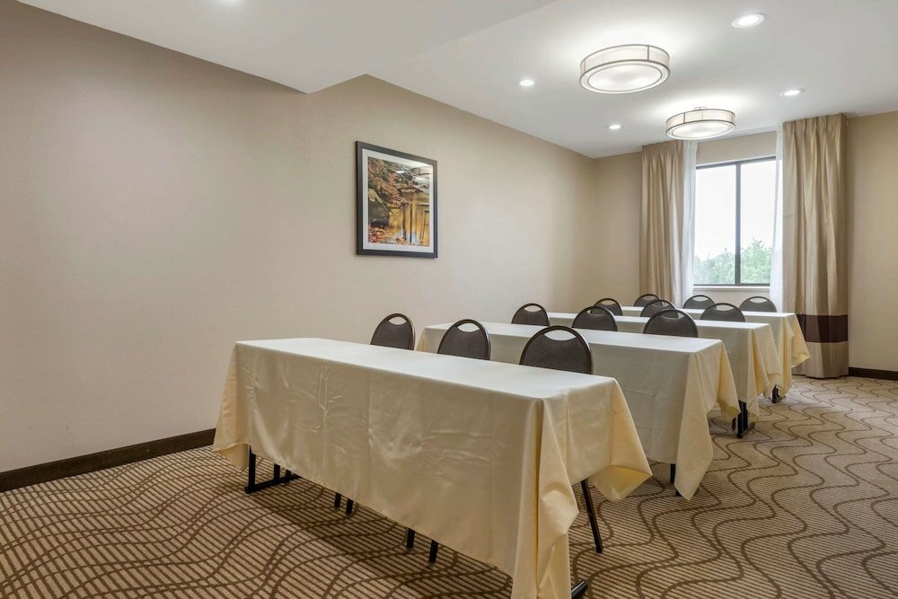 Фото Comfort Inn & Suites Lenoir Hwy 321 Northern Foothills