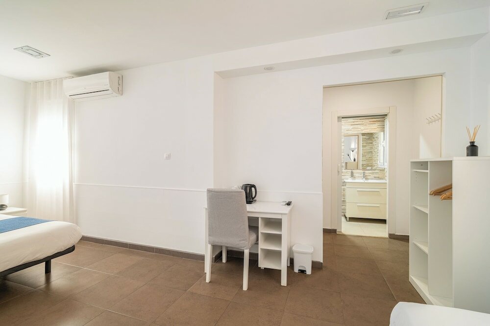 Фото Laramond Barcelona Rooms