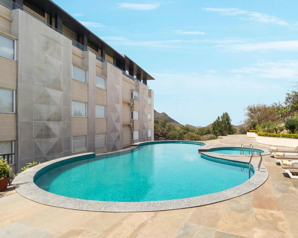 Фото JuSTa Sajjangarh Resort & SPA