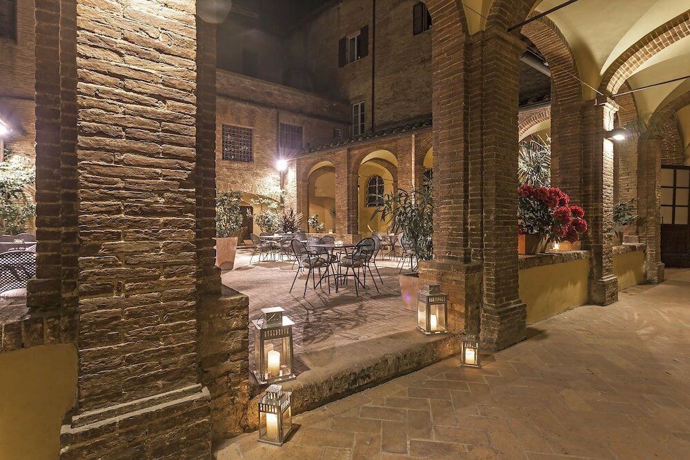 Фото Il Chiostro del Carmine