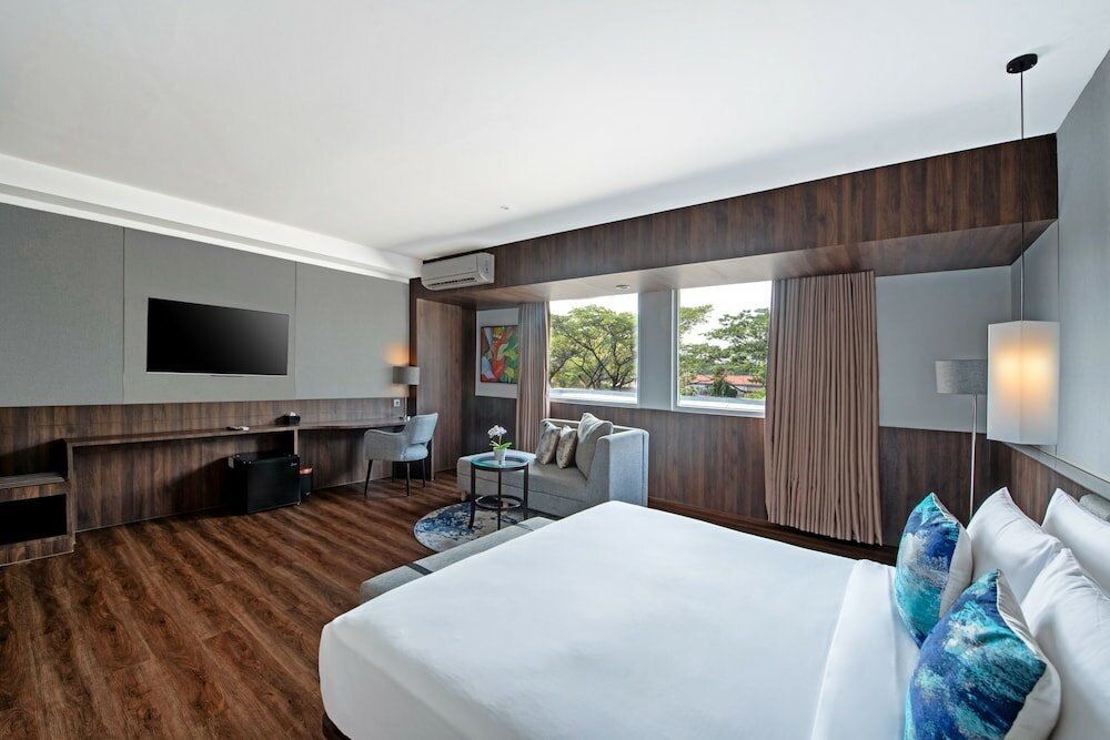 Фото Oakwood Hotel & Apartments Taman Mini Jakarta