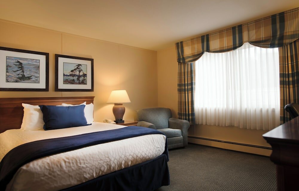 Фото The Landing Hotel & Restaurant