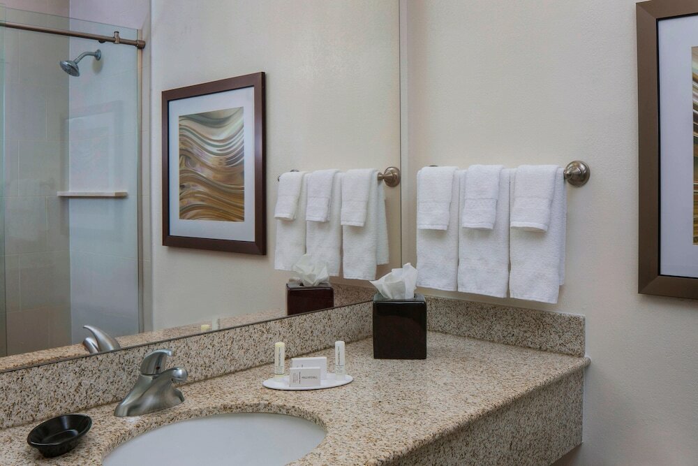 Фото Courtyard by Marriott New Orleans Near the French Quarter