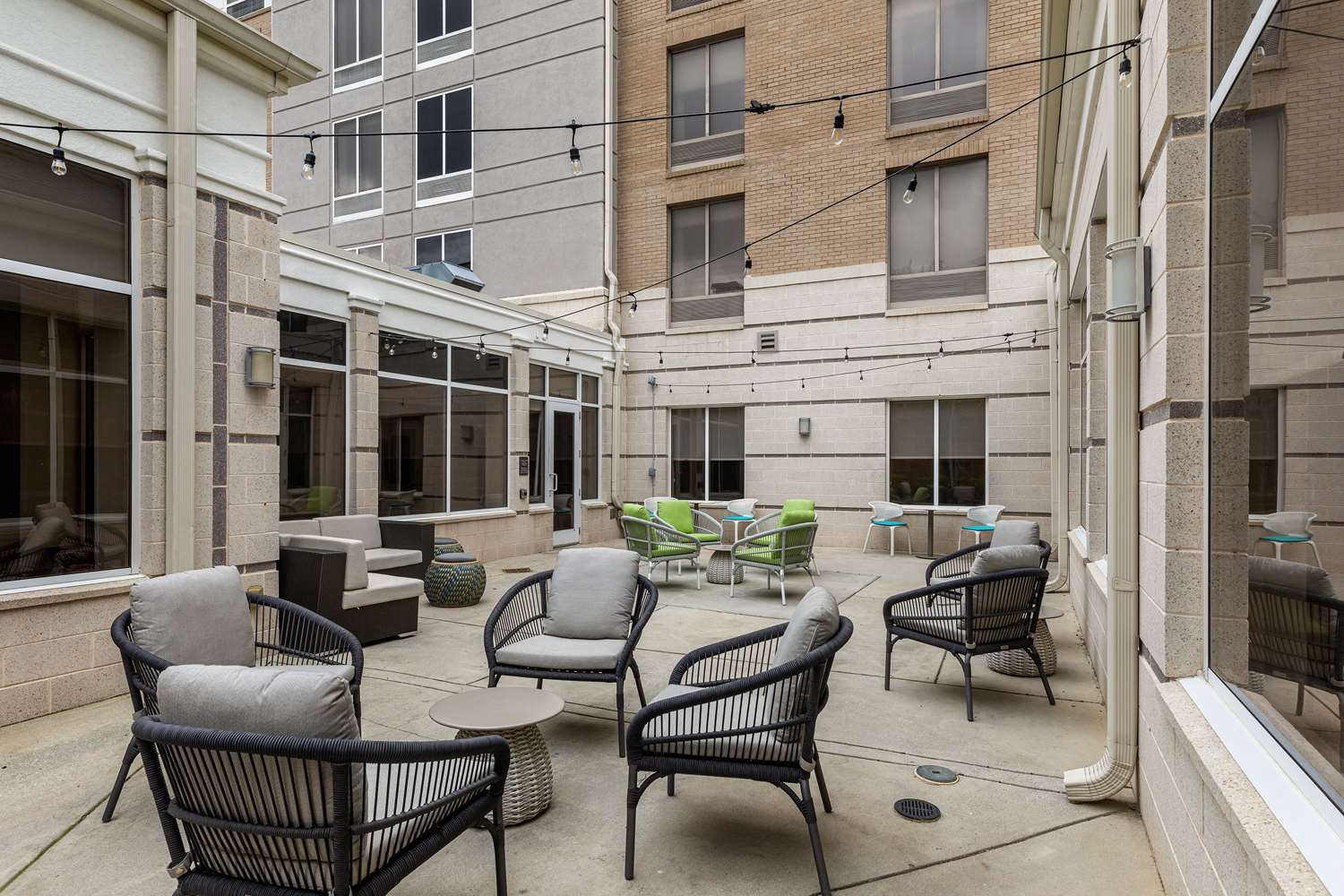 Фото Hilton Garden Inn Atlanta East/Stonecrest
