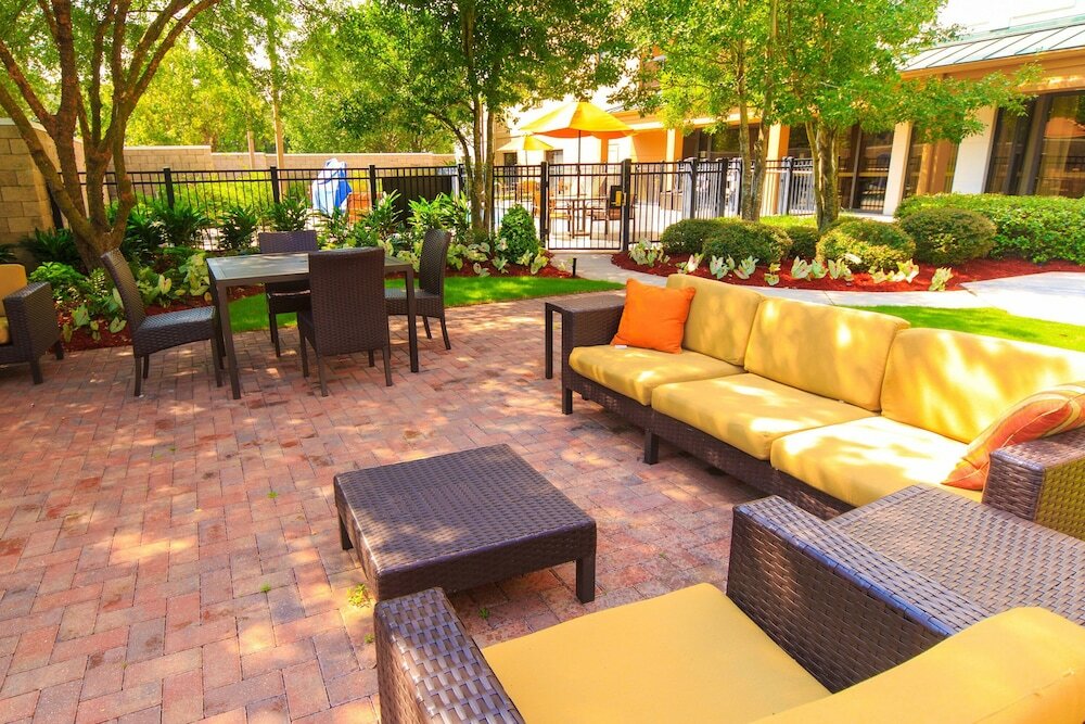 Фото Courtyard by Marriott New Orleans Metairie