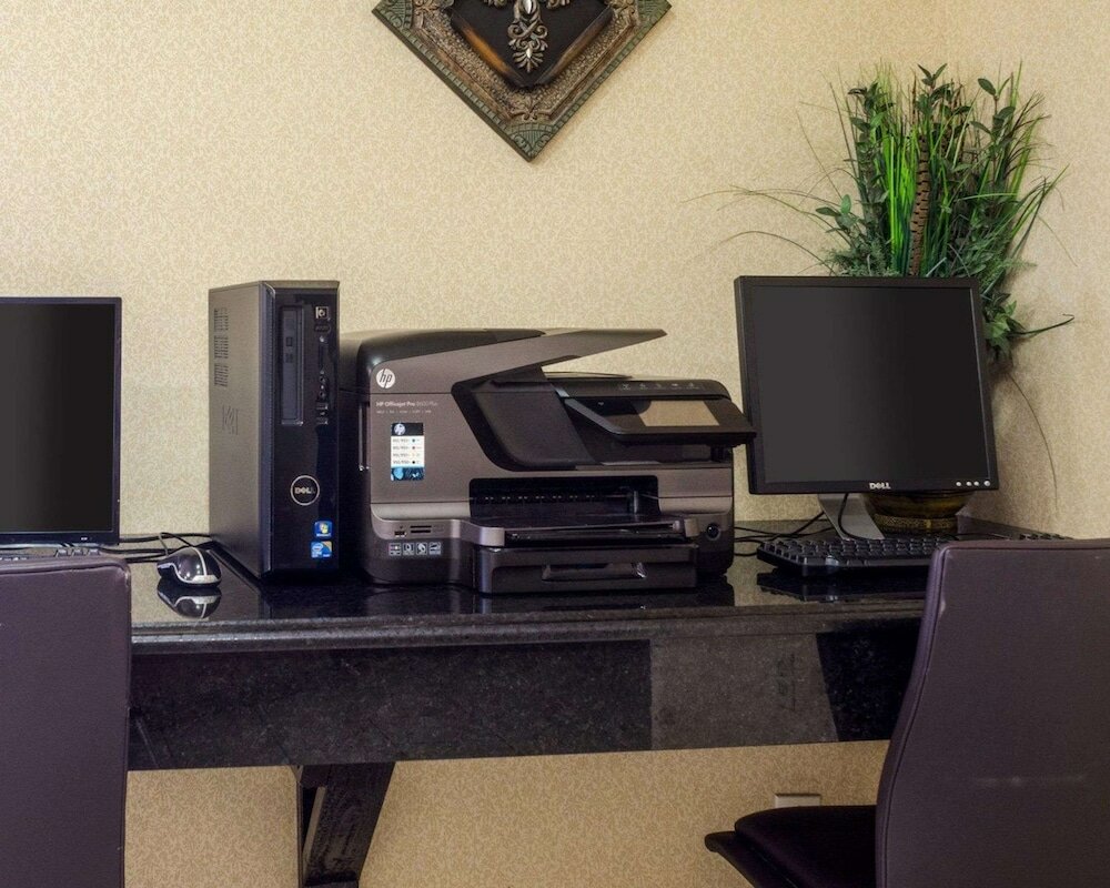 Фото Quality Inn I-70 at Wanamaker