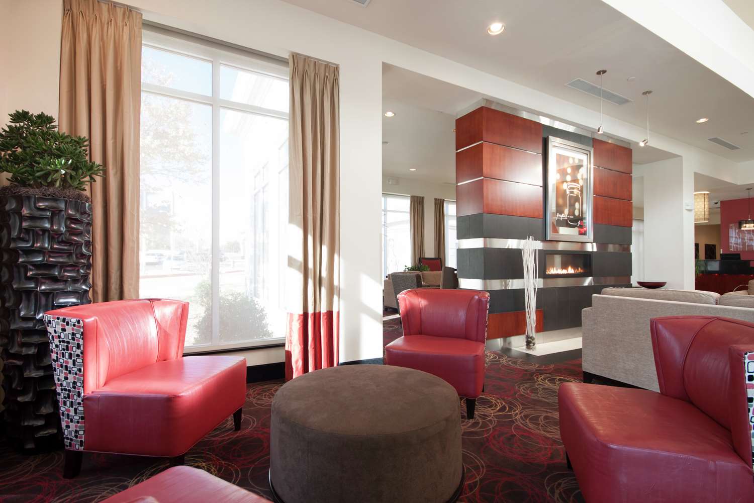 Фото Hilton Garden Inn Oklahoma City Midtown