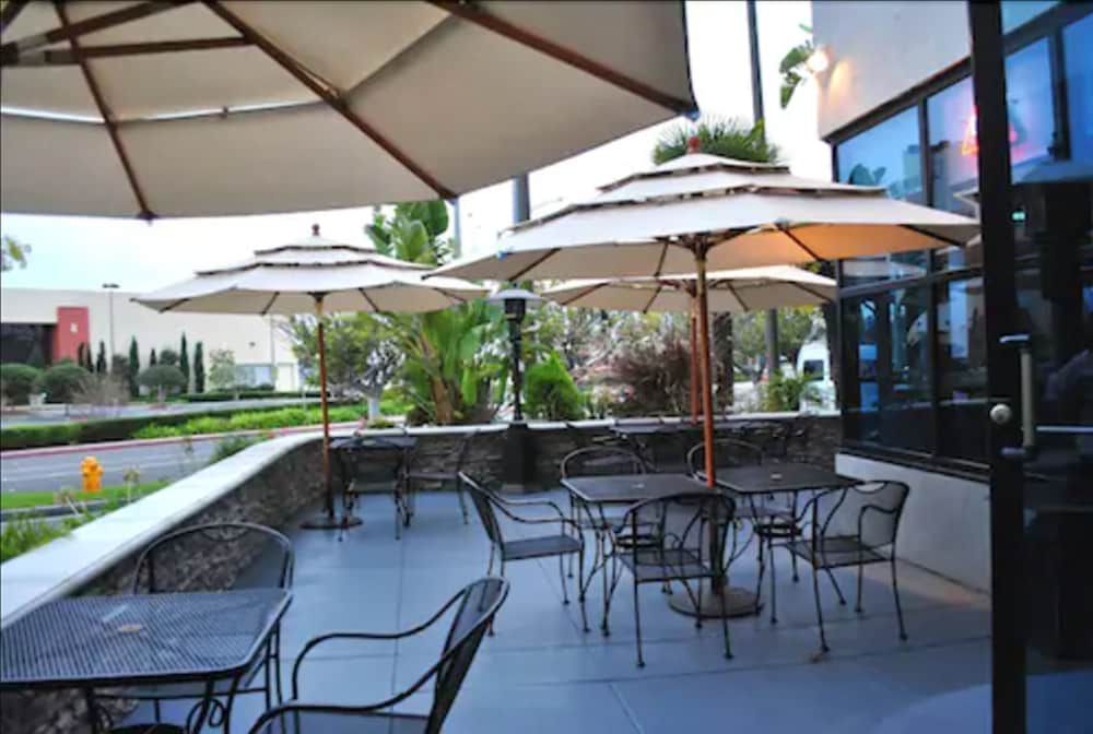 Фото Hotel Huntington Beach