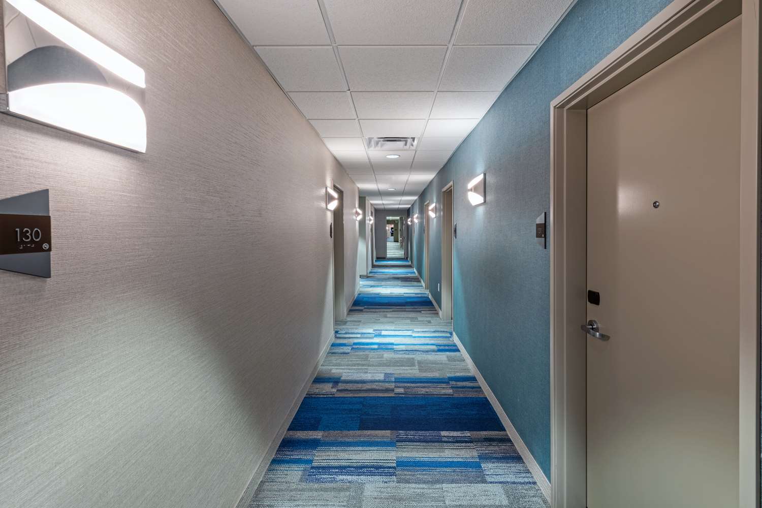 Фото Home2 Suites by Hilton Midland East