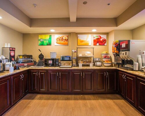 Гостиница Quality Inn Downey в Дауни