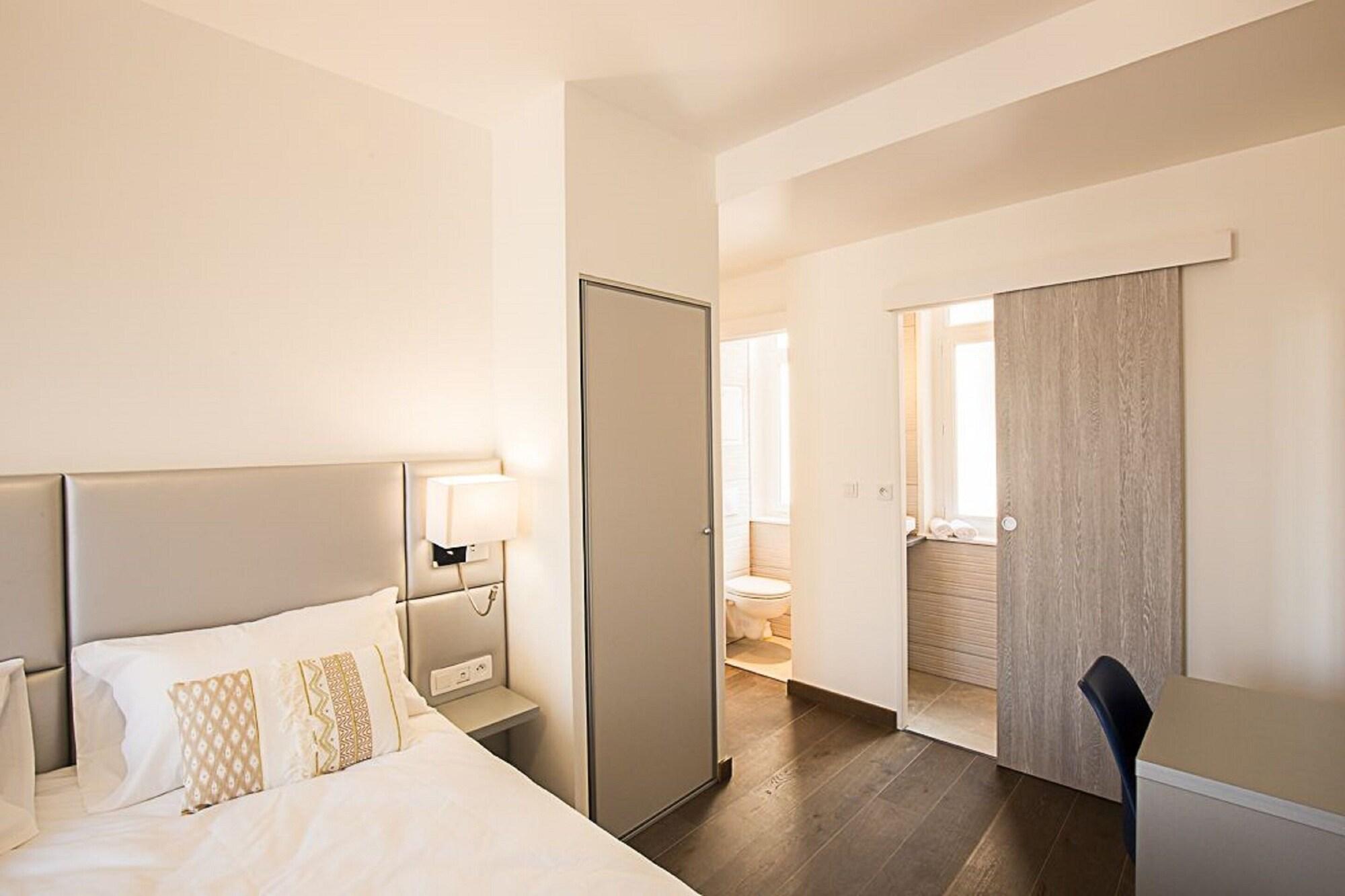 Фото Hotel Ambassadeur