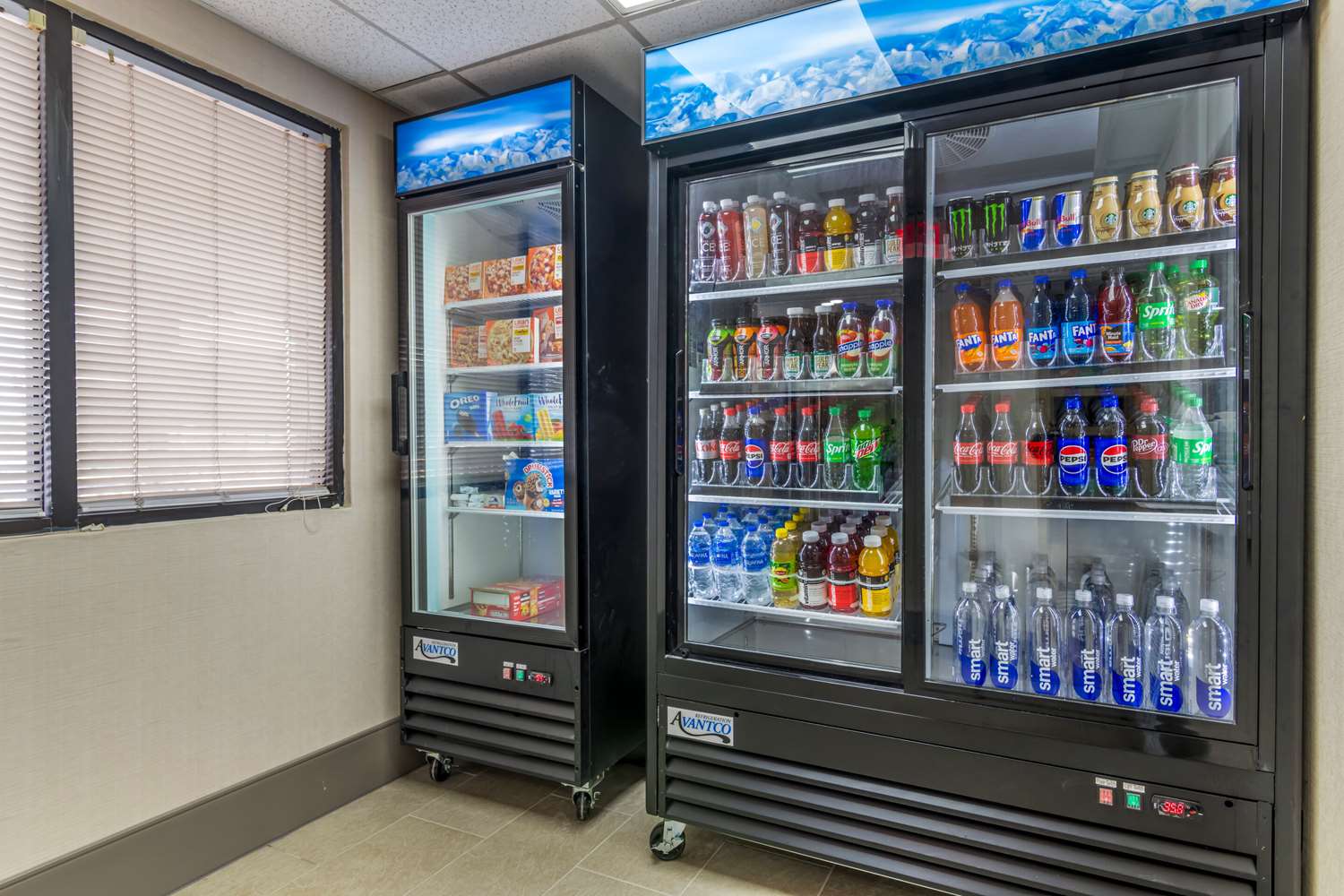 Фото Country Inn & Suites by Radisson, Atlanta Airport South, Ga