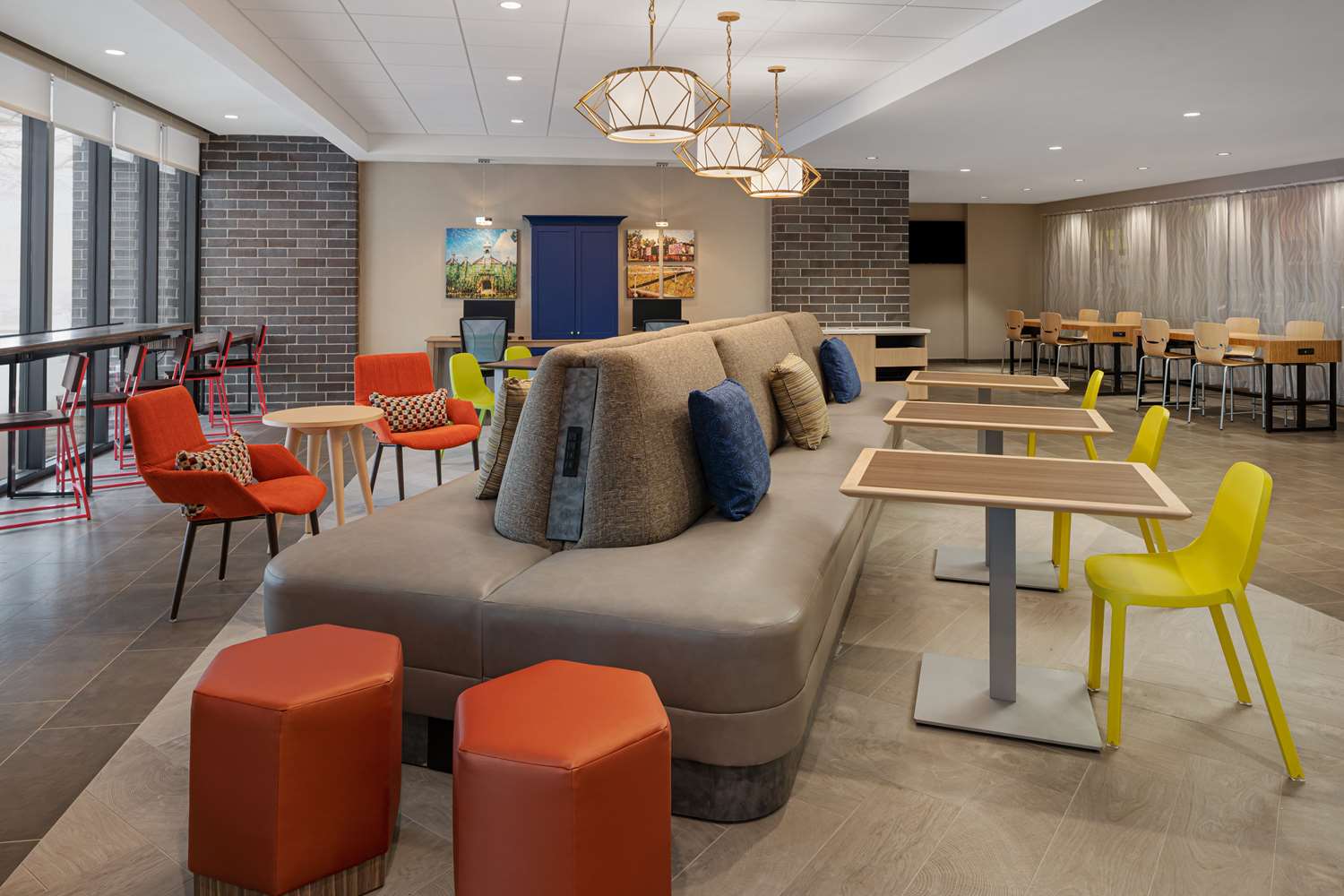 Фото Home2 Suites by Hilton Des Moines at Drake University