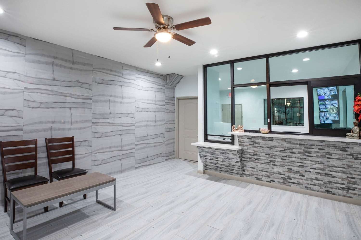 Фото Super 8 by Wyndham Humble/Fallcreek/Houston