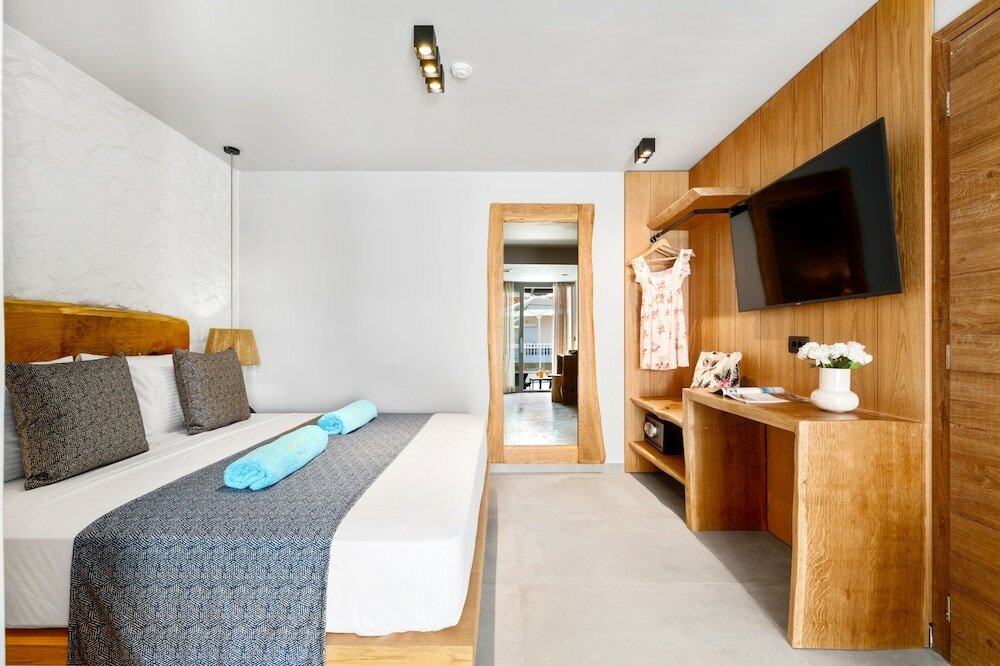 Фото Emily's Luxury Suites