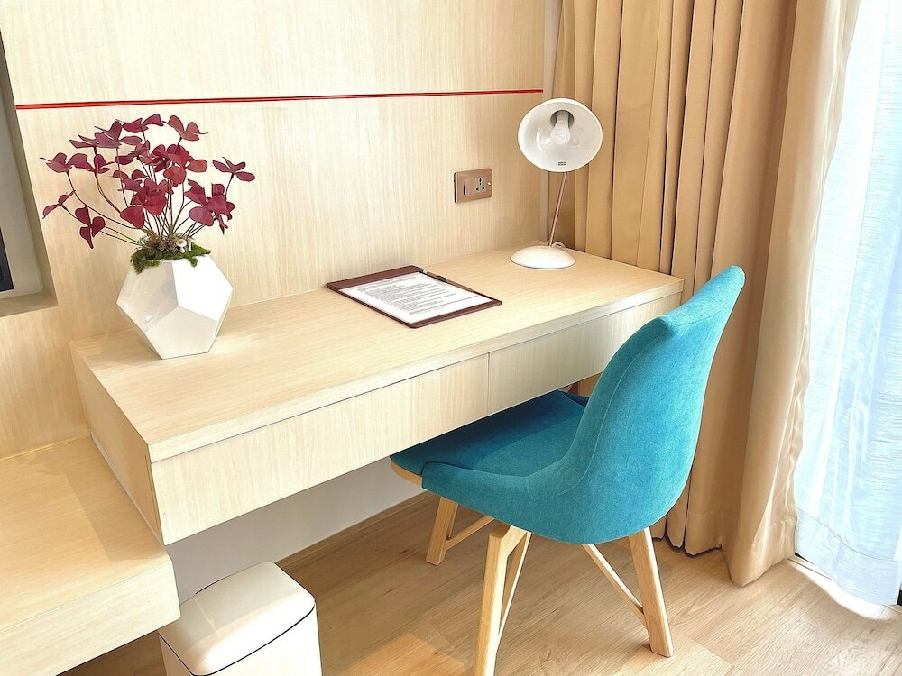 Фото The Poem Hotel