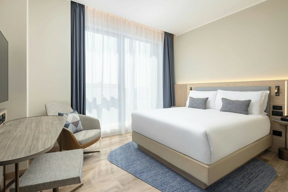 Фото Courtyard by Marriott Milano Linate
