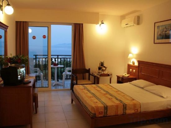 Фото Semiramis Village