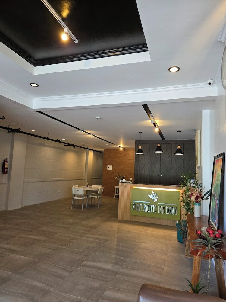 Фото First Pacific Inn