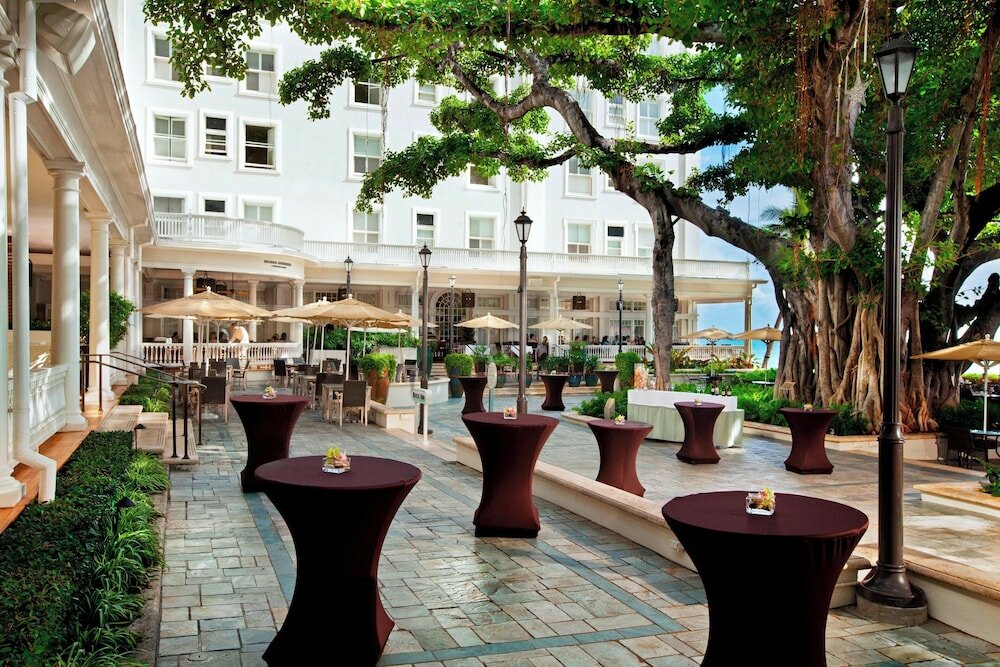 Фото Moana Surfrider, A Westin Resort & SPA, Waikiki Beach