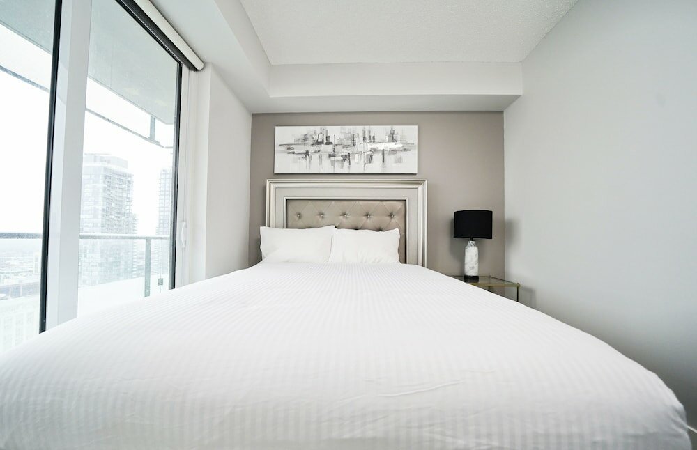 Фото Grand Royal Condos - Cn Tower