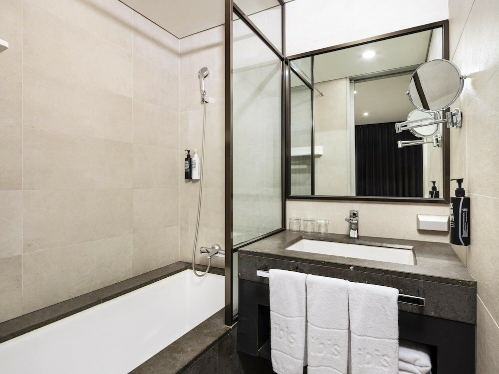 Фото Ibis Ambassador Seoul Myeongdong