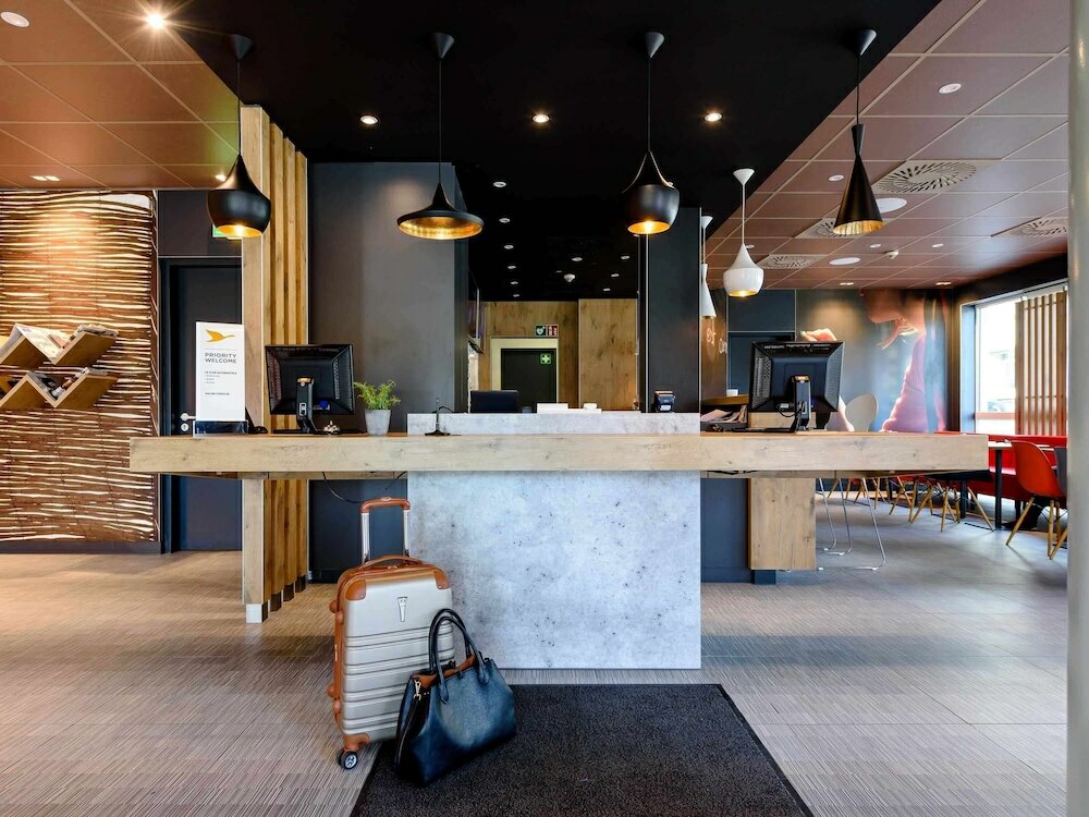 Фото B&b Hotel Wuppertal-City