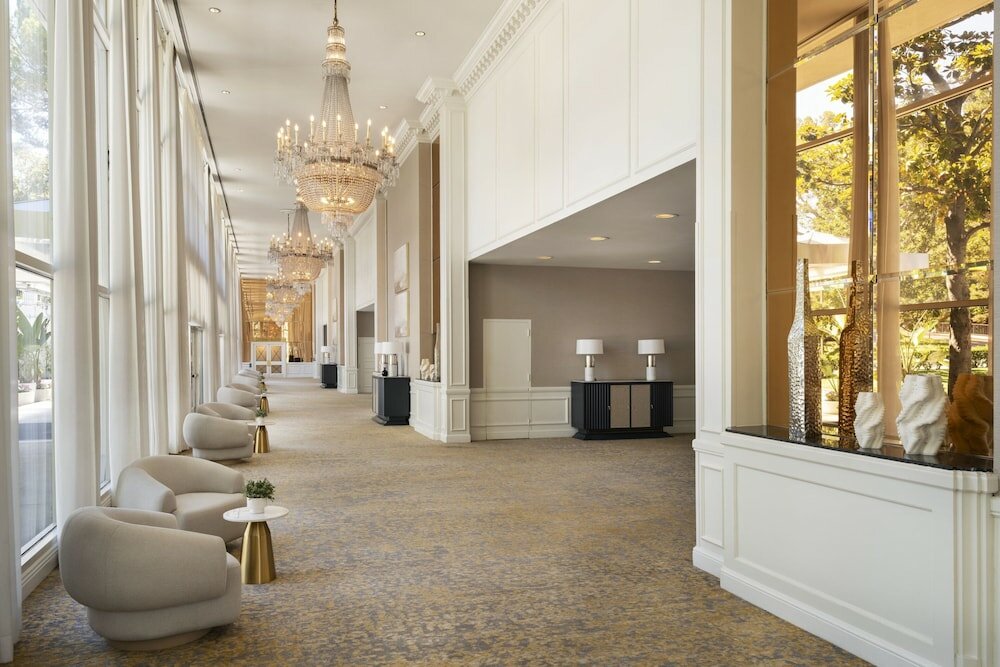 Фото Sheraton Universal Hotel