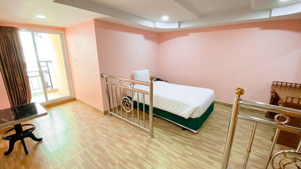 Фото A. A. Pattaya Golden Beach Hotel
