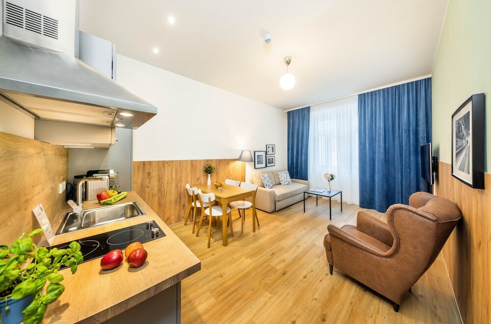 Фото Jimmy's Apartments Emerald