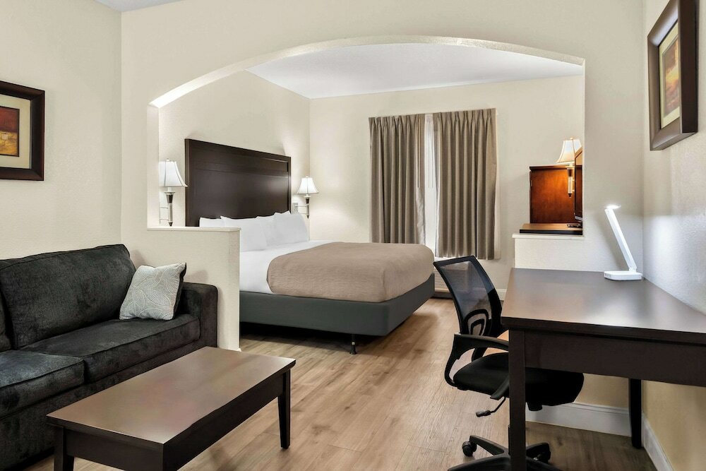 Фото Quality Inn & Suites Lafayette