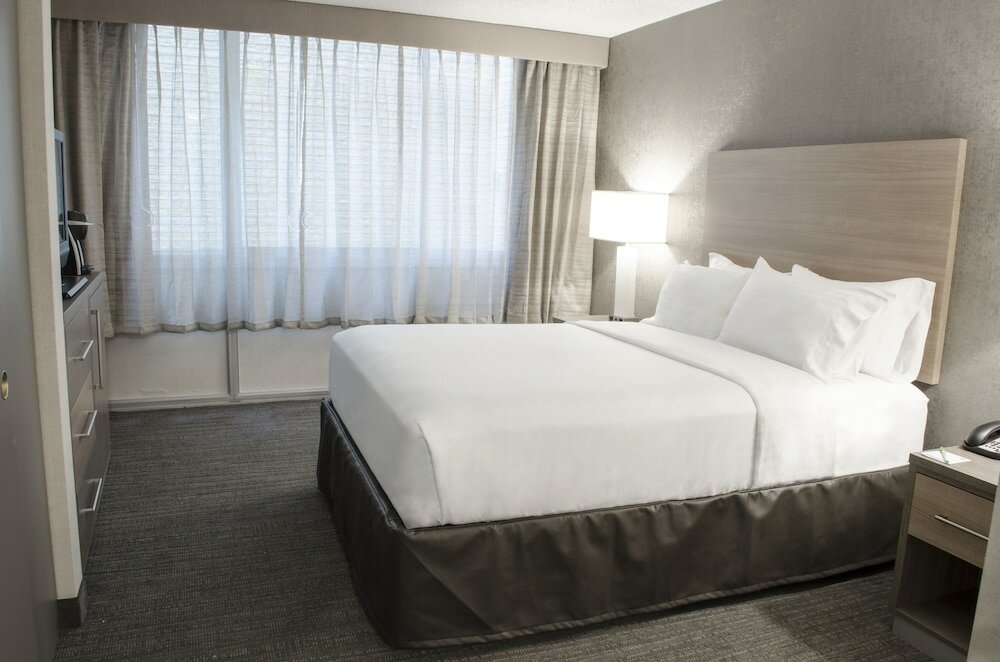 Фото Holiday Inn Fargo, an Ihg Hotel