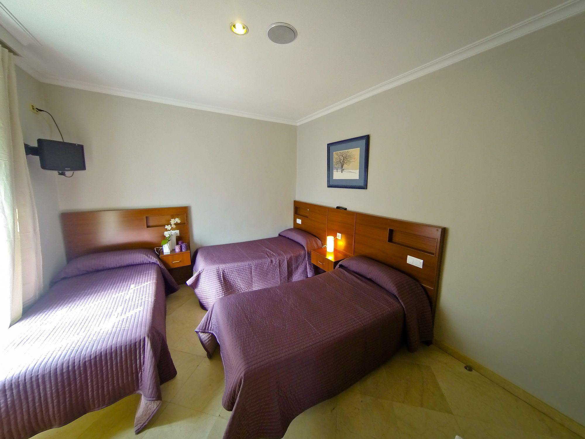 Фото Hostal La Muralla
