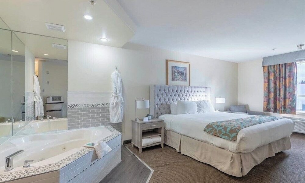 Фото Foxwood Inn & Suites