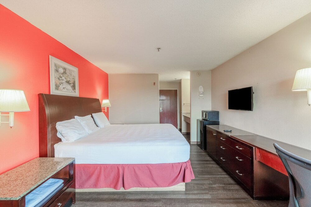 Фото Fairway Inn La Porte