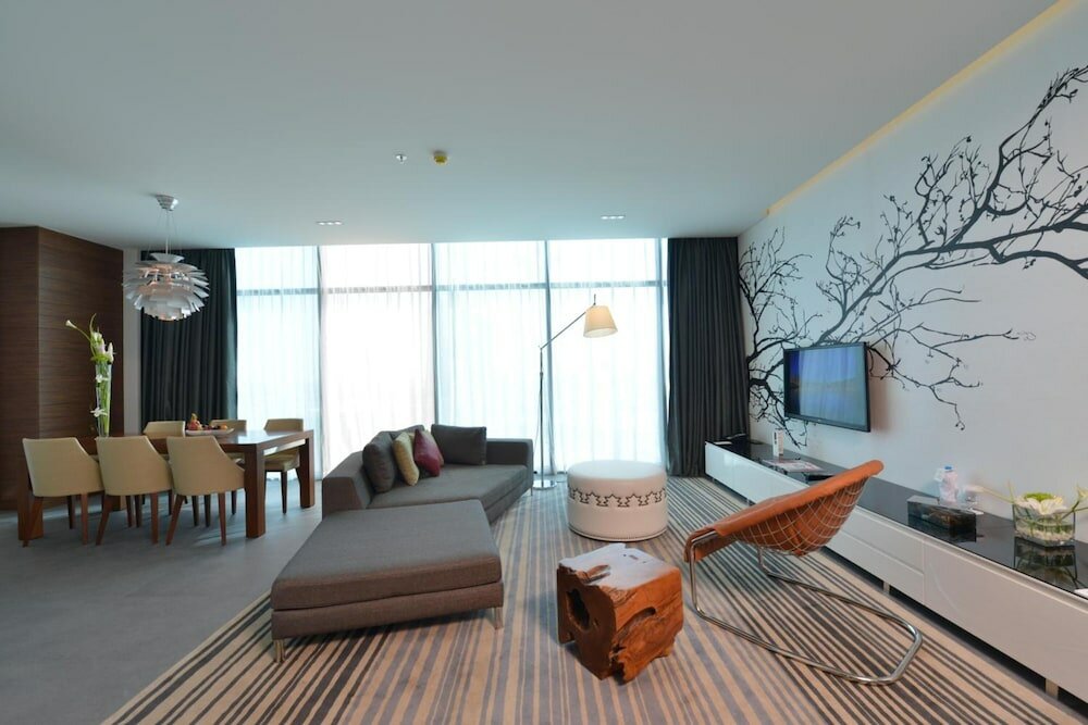 Фото Ramee Grand Hotel and Spa