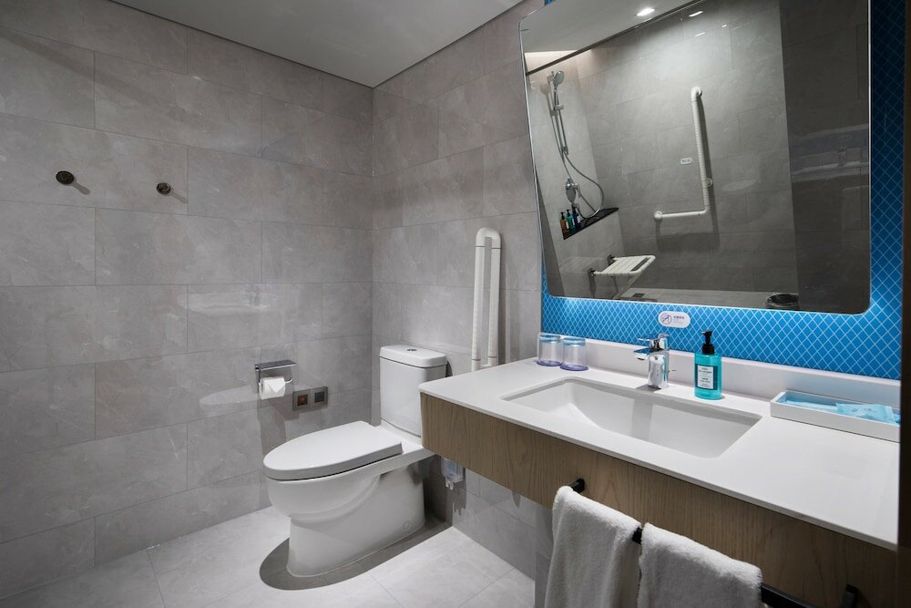 Фото Holiday Inn Express Shenzhen Haiyuan City