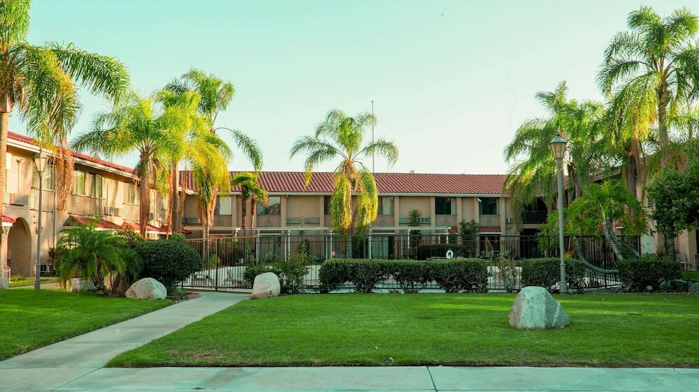 Фото Motel 6 Anaheim Hills