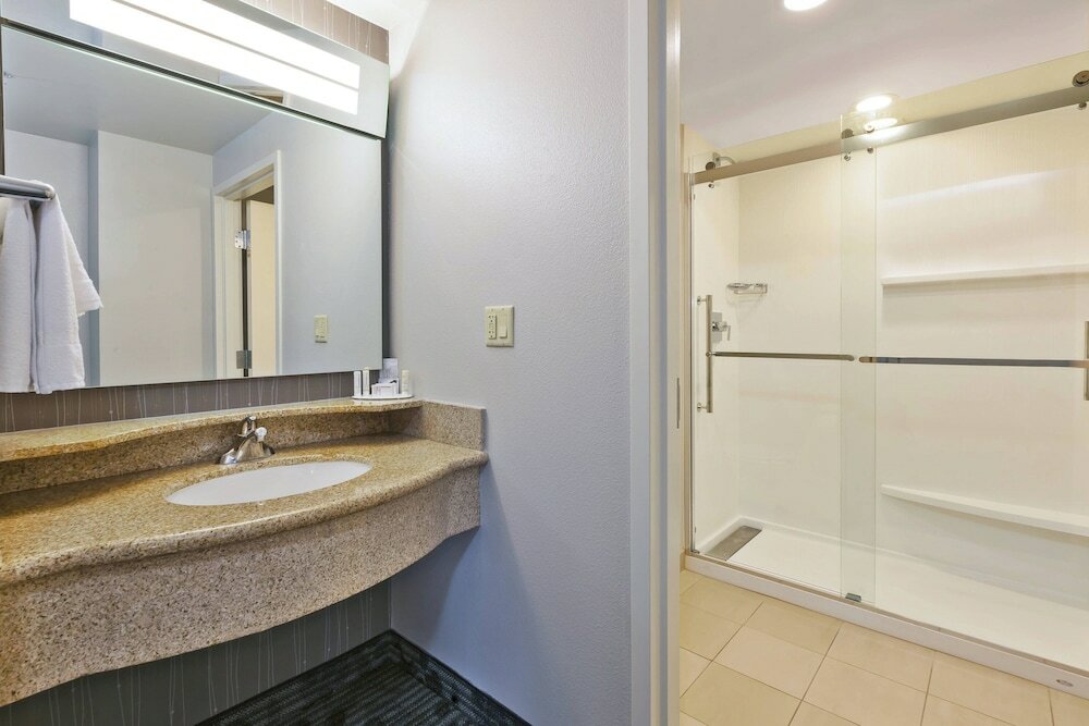 Фото Courtyard by Marriott Oklahoma City Downtown